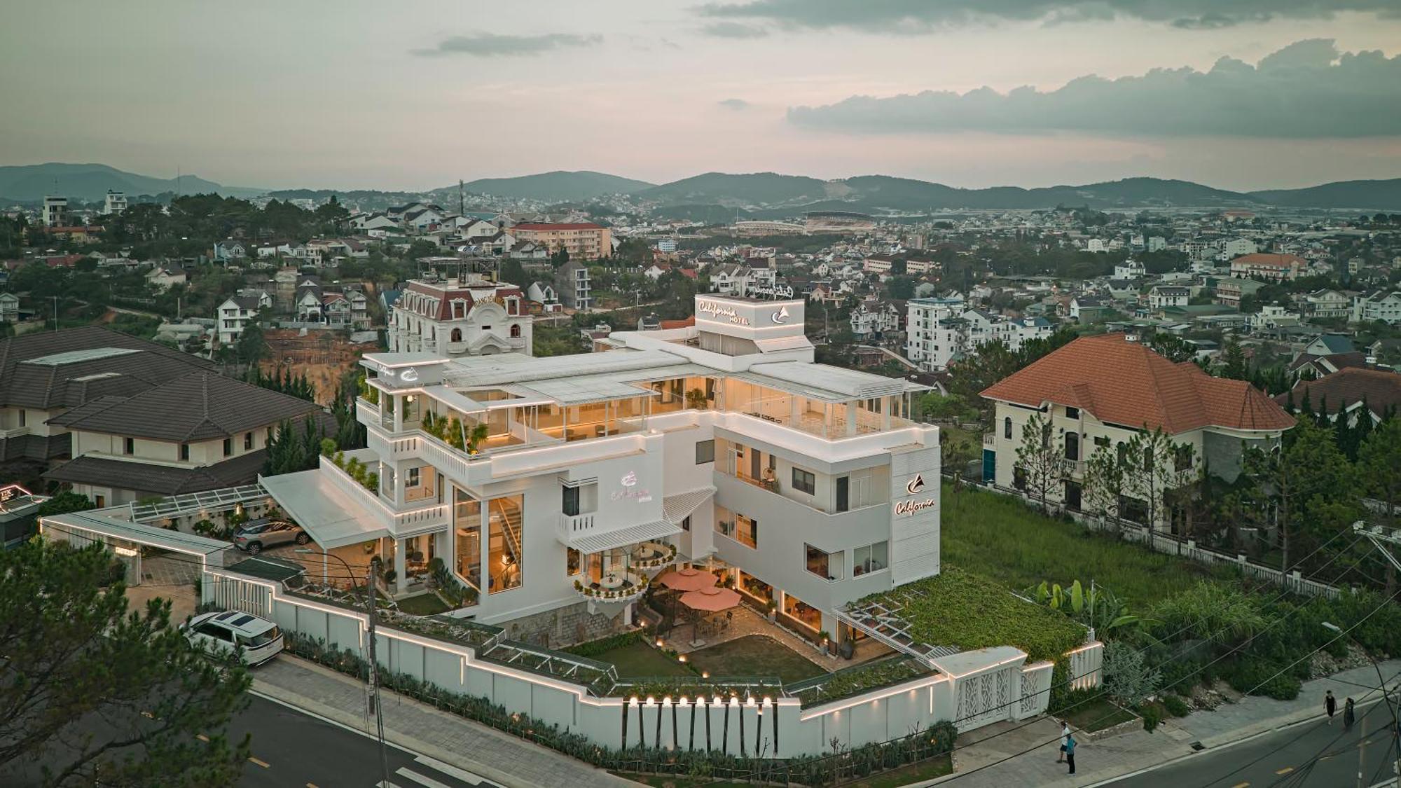 California Hotel Da Lat Exterior photo